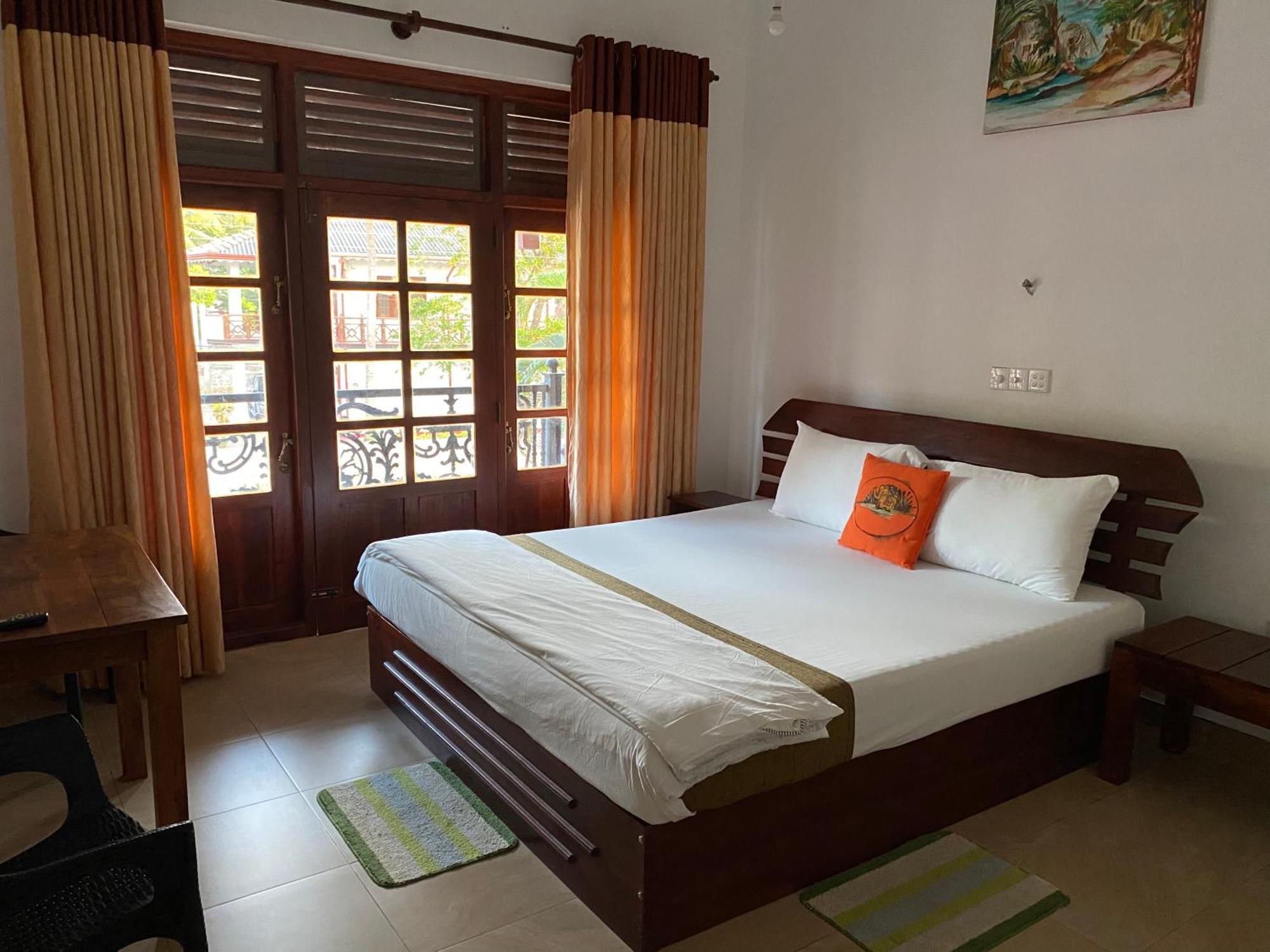 Why Not Palace Anurâdhapura Extérieur photo