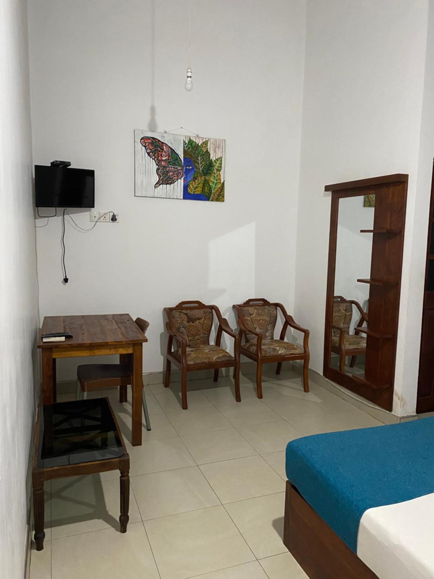 Why Not Palace Anurâdhapura Extérieur photo